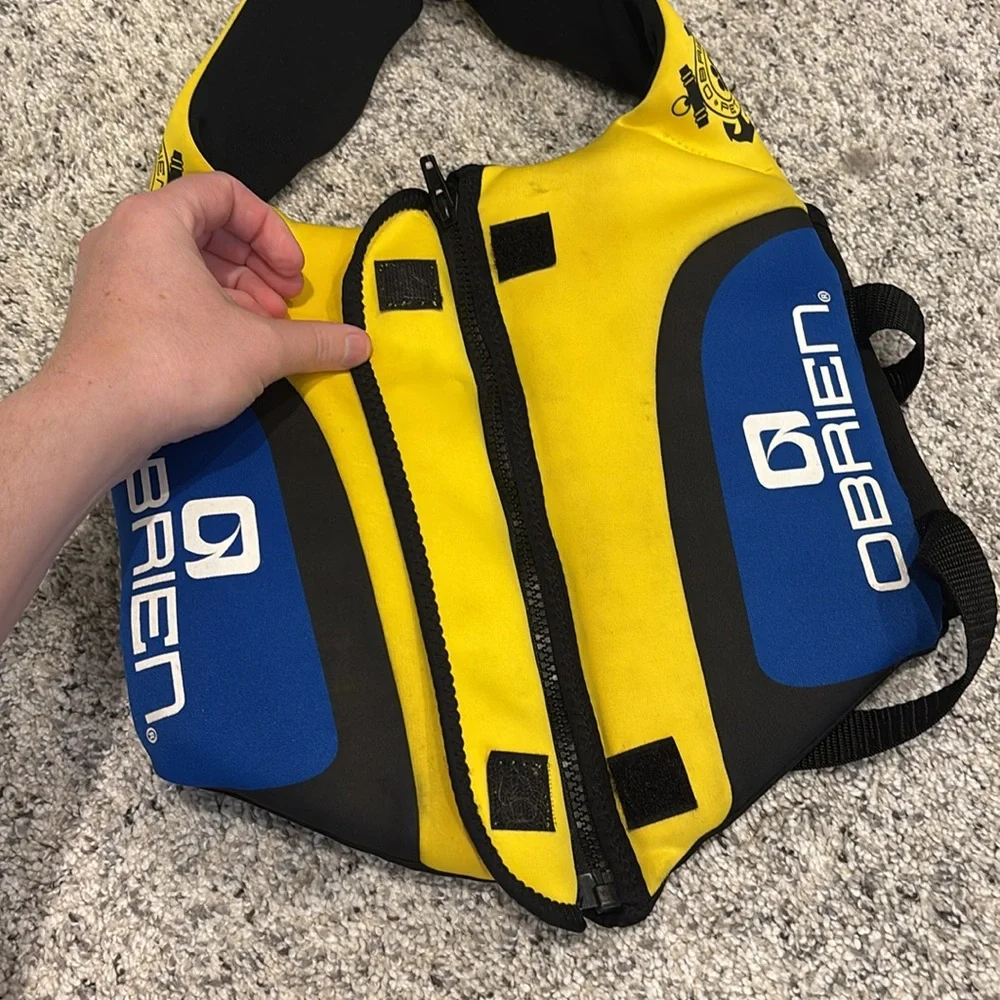 O’Brien pest vest life jacket M
